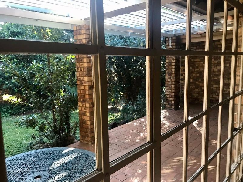 BARGAIN: Two houses for the price of one in Safe Waterkloof - Photo 4