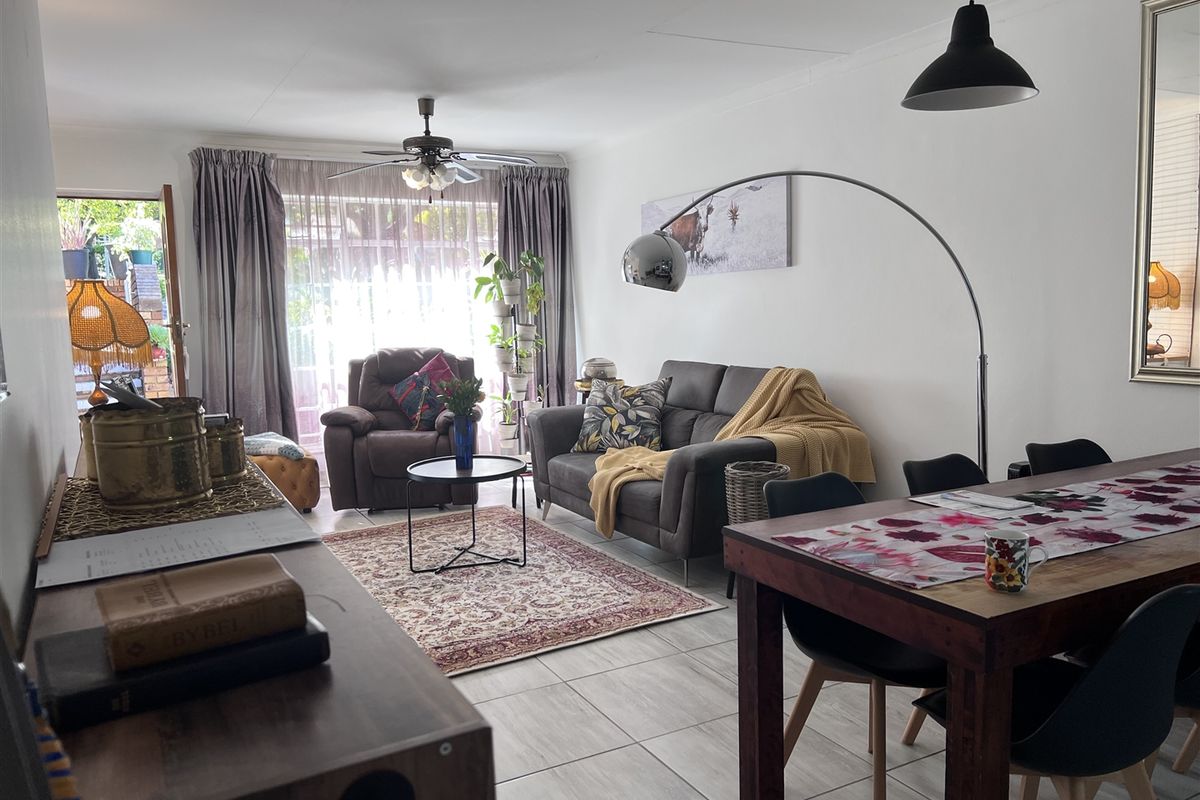 Perfect Simplex in Retirement Village ! - Photo 4