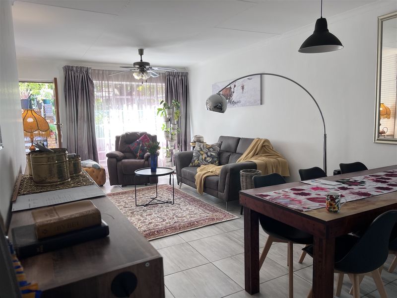 Perfect Simplex in Retirement Village ! - Photo 4