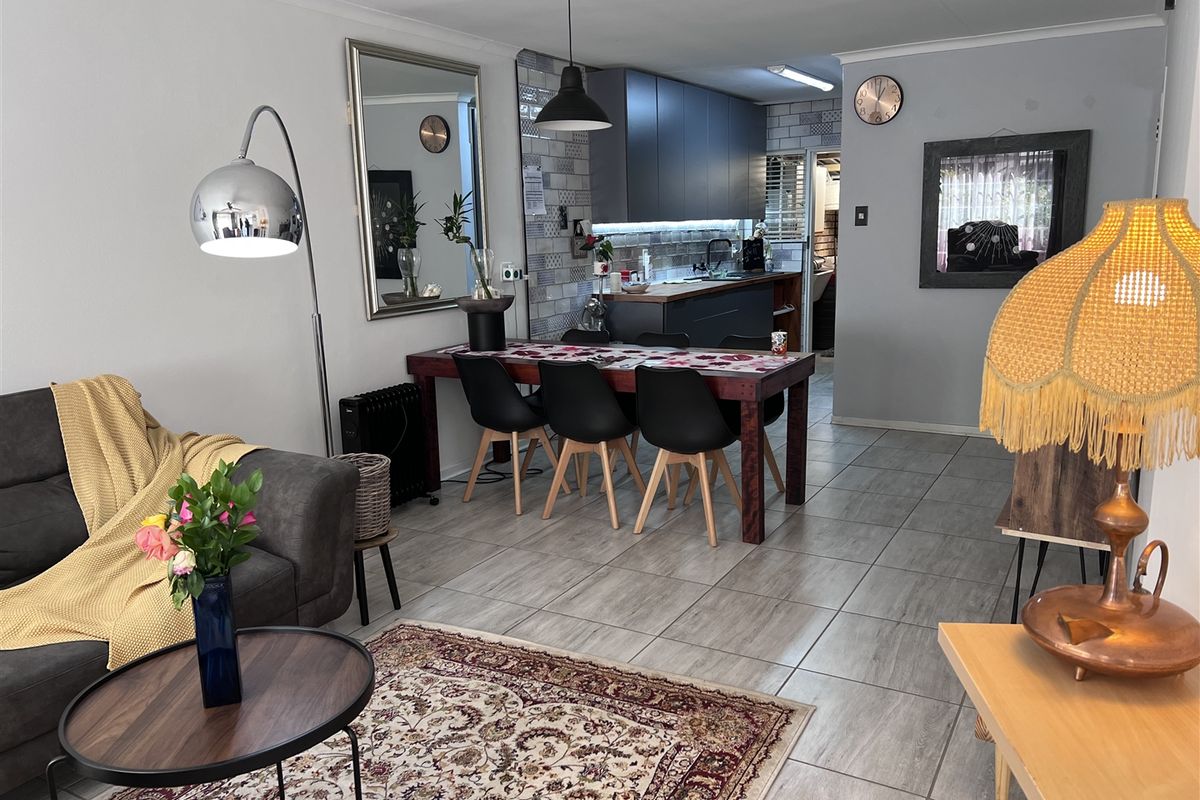 Perfect Simplex in Retirement Village ! - Photo 5