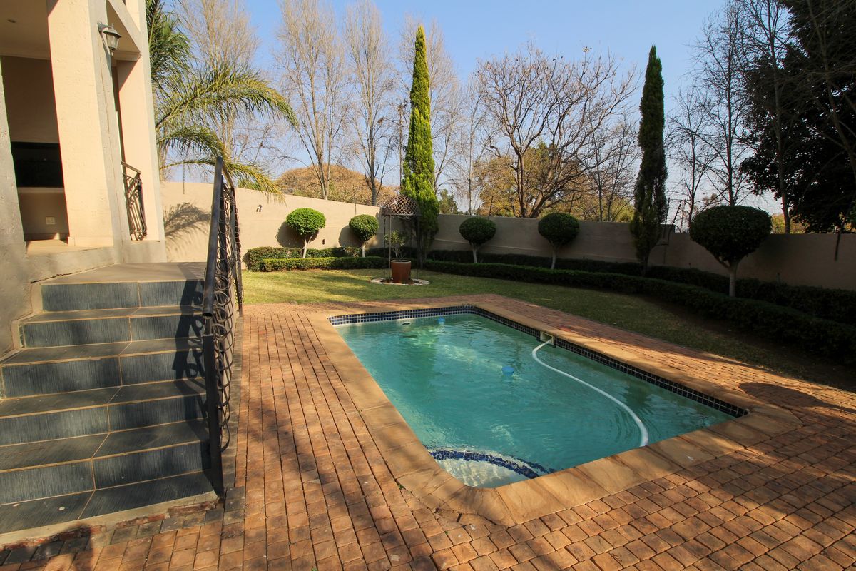 A home to please the Connoisseur and Embassies. - Photo 3