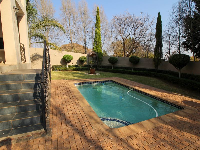 A home to please the Connoisseur and Embassies. - Photo 3