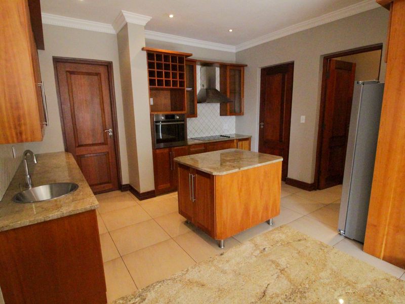 A home to please the Connoisseur and Embassies. - Photo 7