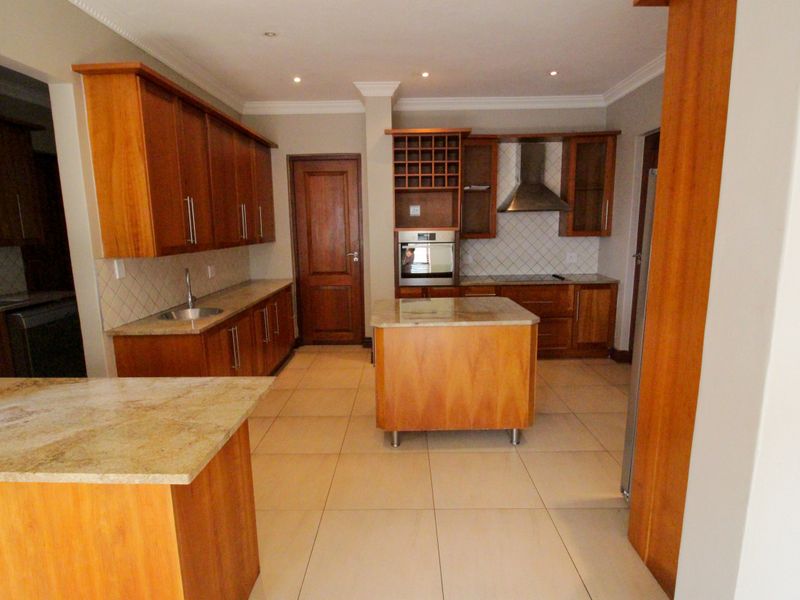 A home to please the Connoisseur and Embassies. - Photo 6