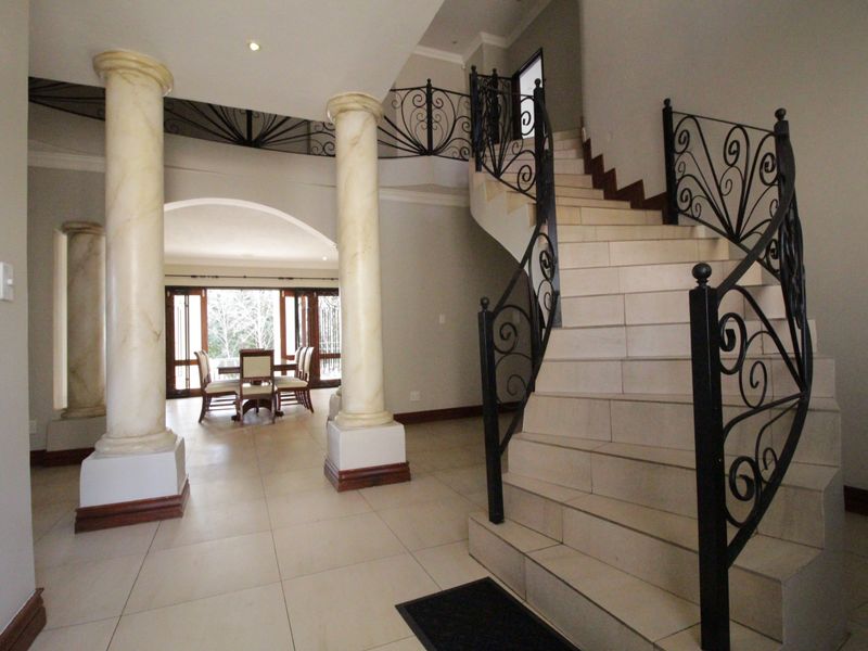 A home to please the Connoisseur and Embassies. - Photo 2