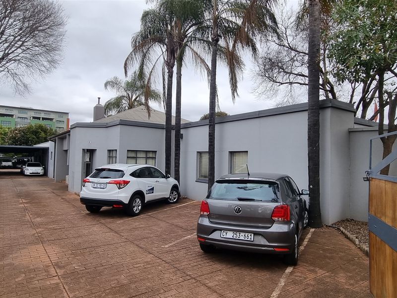 Well Established, Maintained, Spacious Offices - Hatfield - Photo 3