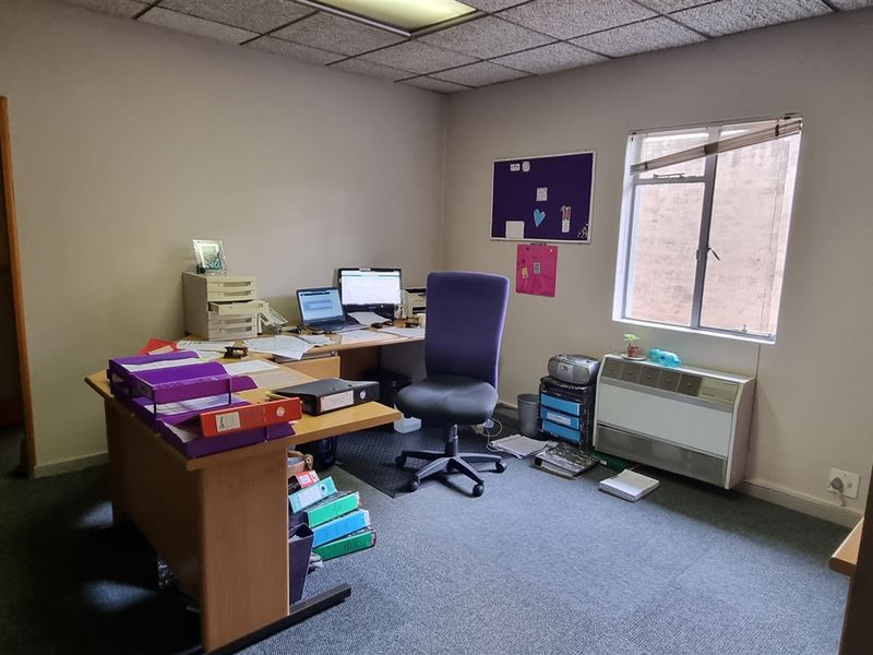 Well Established, Maintained, Spacious Offices - Hatfield - Photo 8