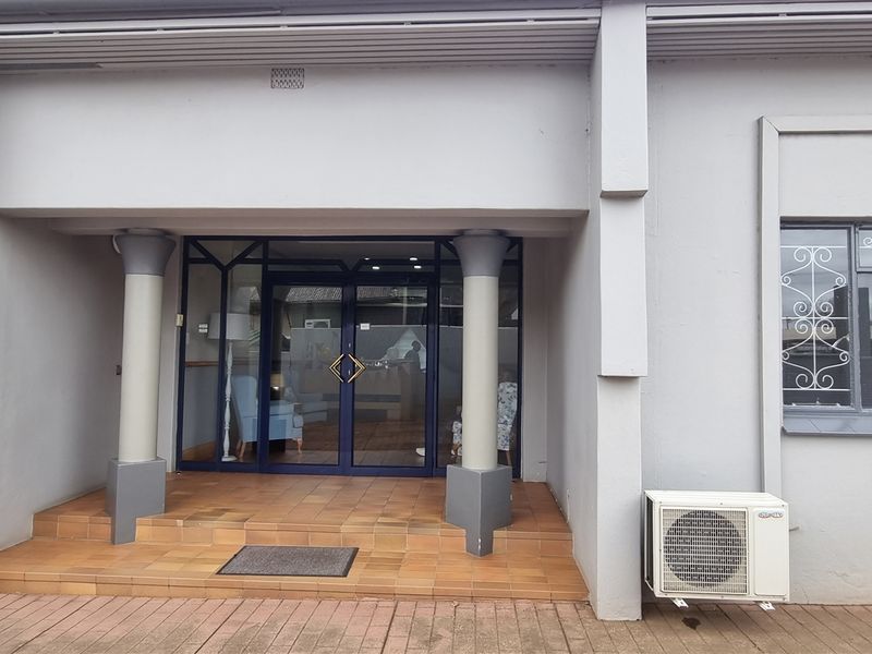 Well Established, Maintained, Spacious Offices - Hatfield - Photo 2