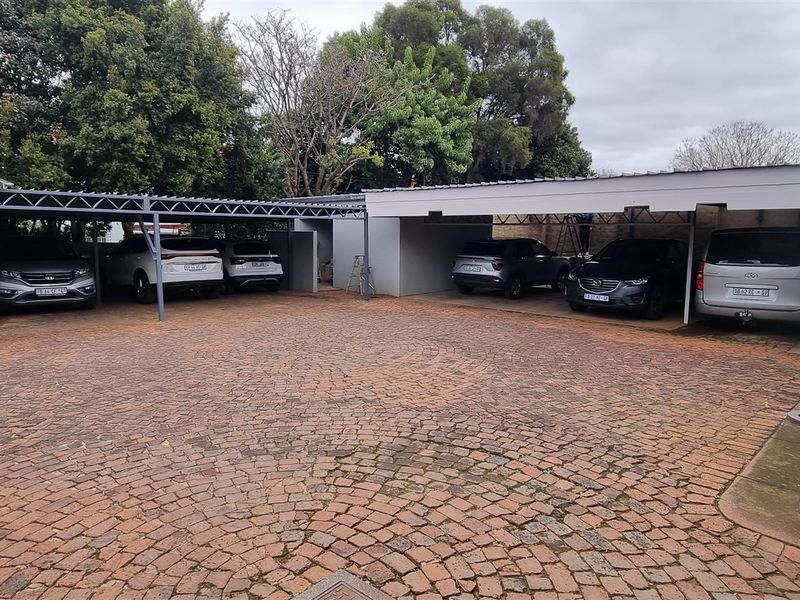 Well Established, Maintained, Spacious Offices - Hatfield - Photo 4