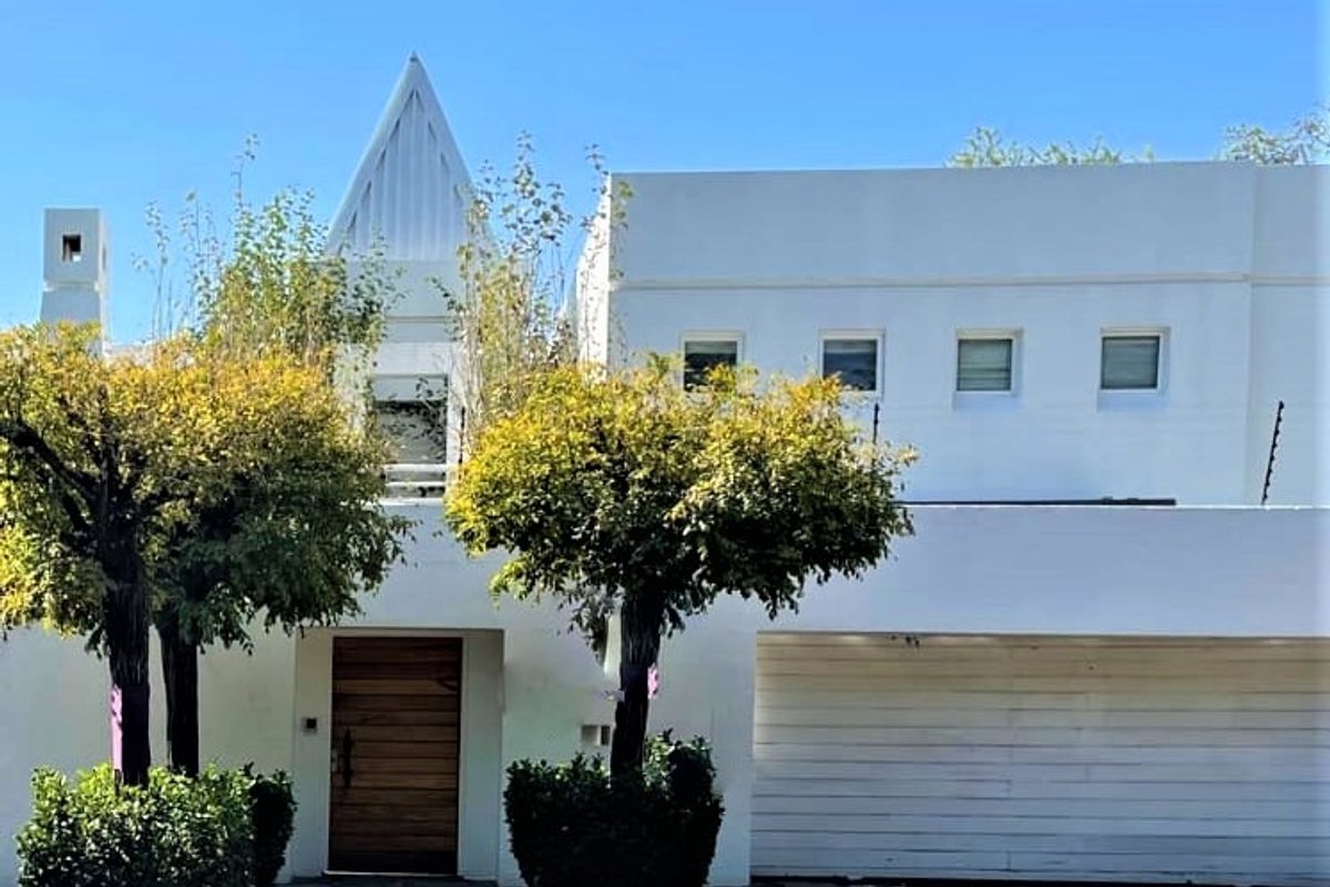 Ultra modern family home - Photo 5