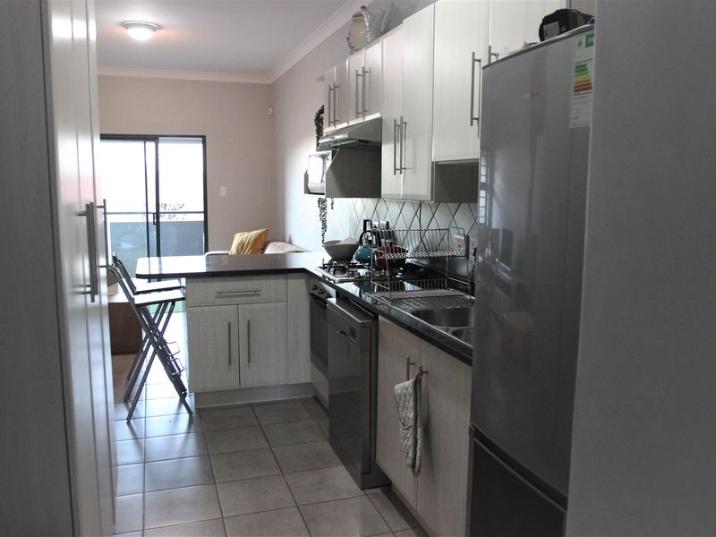 Menlo Park Convenience With Excellent Rental Appeal - Photo 4