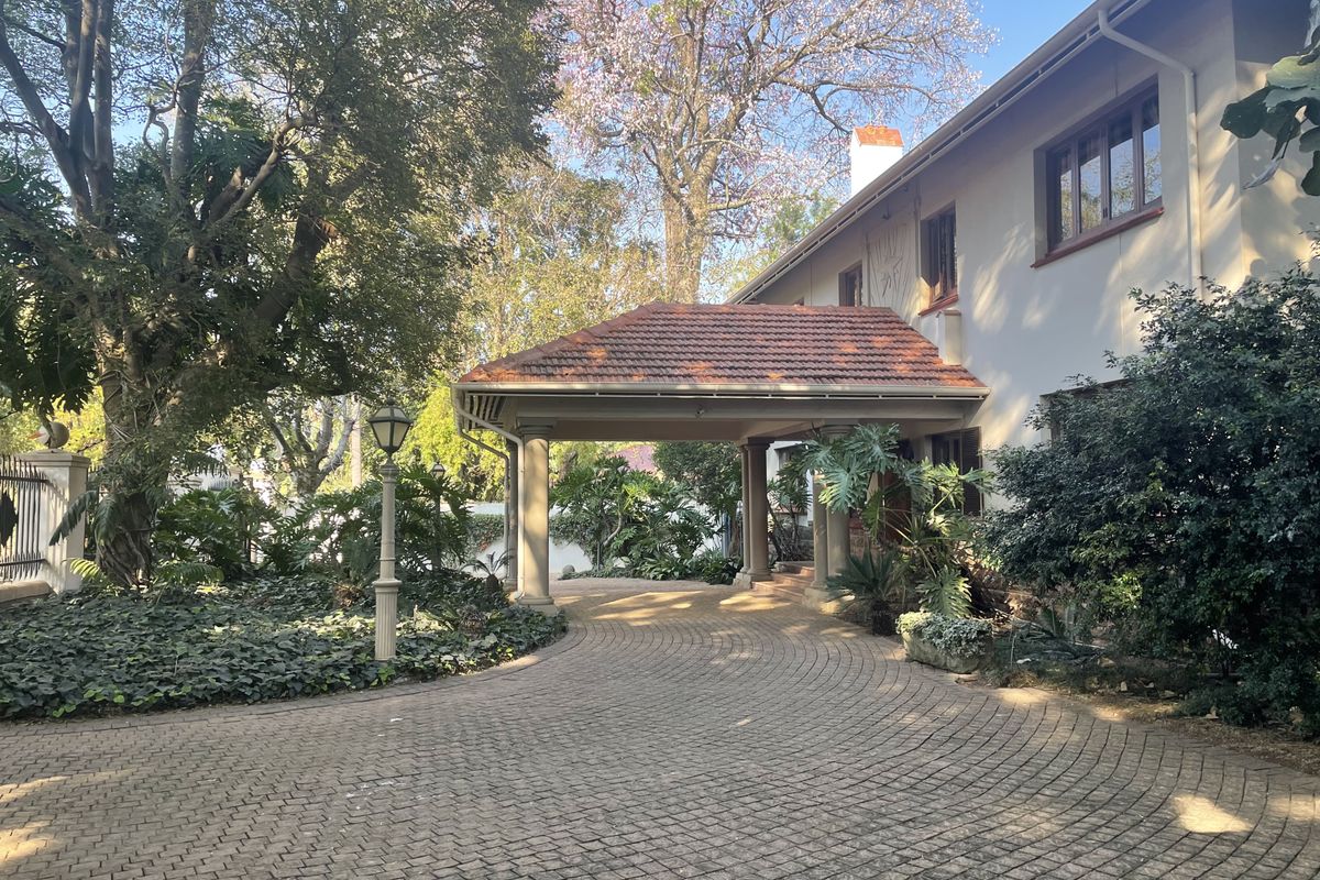 Classic homes truly shines when it’s filled with life. - Photo 2