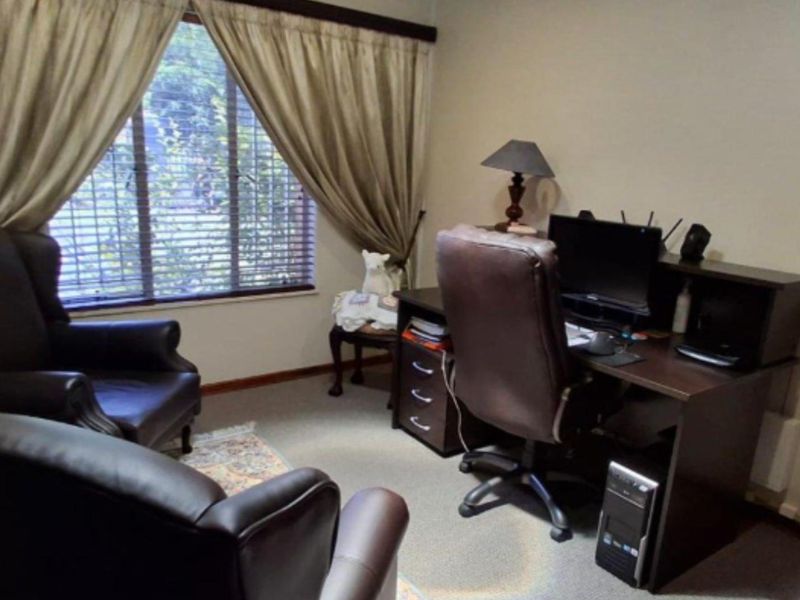 Peaceful Living at Its Finest! - Photo 10