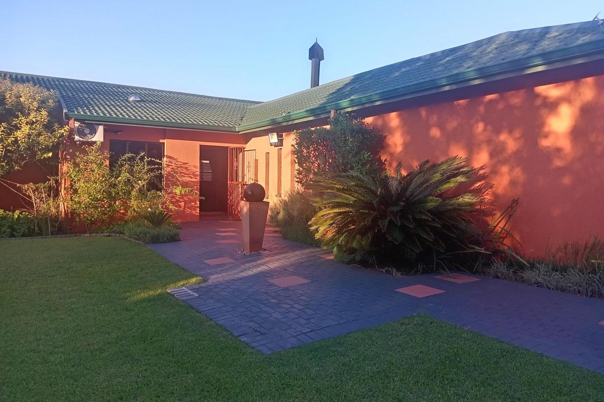 Peaceful Living at Its Finest! - Photo 4