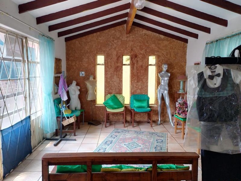 Property with Endless Potential â A Must-See! - Photo 2