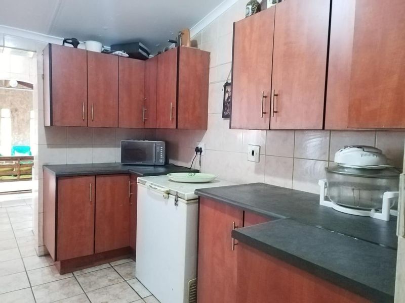 Property with Endless Potential â A Must-See! - Photo 8