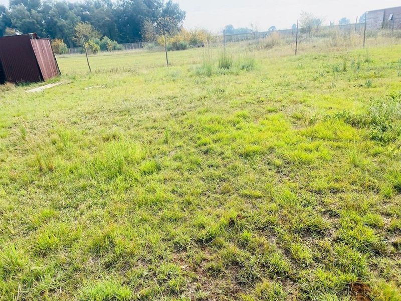 Vacant stand for sale - Photo 7