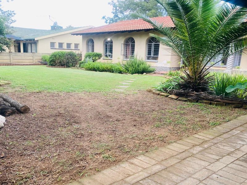 Spacious Family house for sale - Photo 1