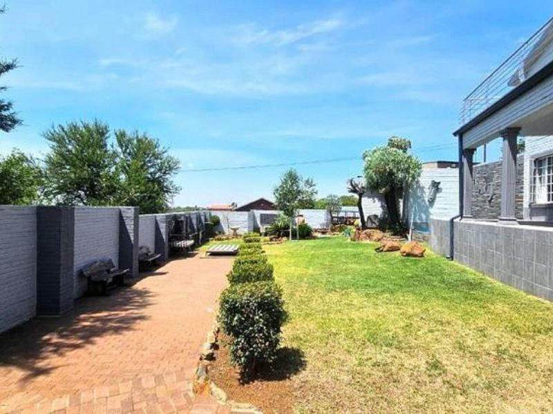 6 Bedroom home for sale in Vaal Marina. - Photo 10