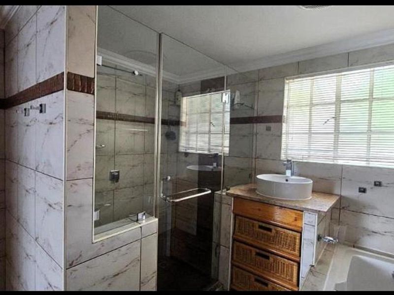 6 Bedroom home for sale in Vaal Marina. - Photo 7