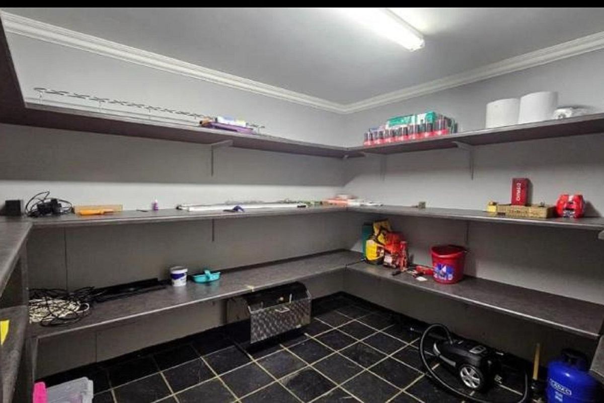 6 Bedroom home for sale in Vaal Marina. - Photo 5