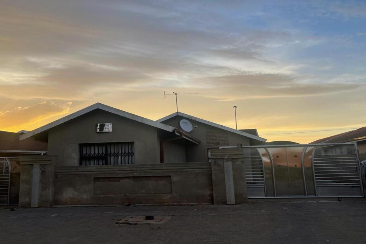 3 Bedroom house in Sebokeng Zone 14 - Photo 4