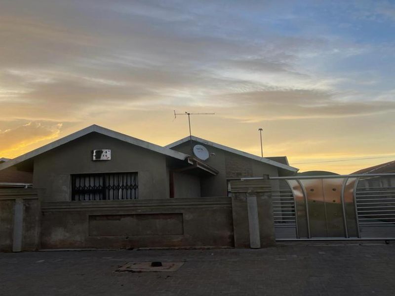 3 Bedroom house in Sebokeng Zone 14 - Photo 4