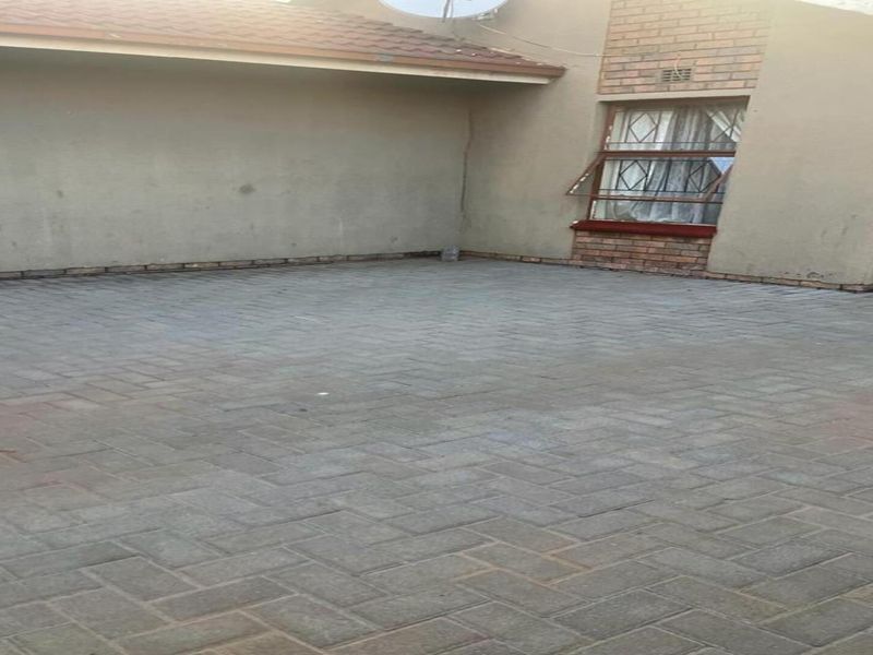 3 Bedroom house in Sebokeng Zone 14 - Photo 6