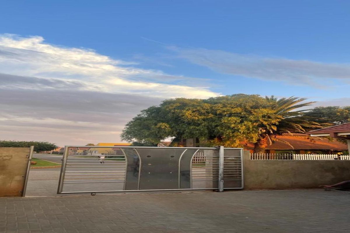 3 Bedroom house in Sebokeng Zone 14 - Photo 3