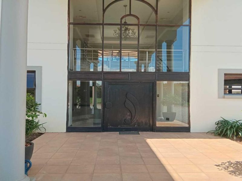 Modern family home in Blue Saddle Ranches, exquisite in every sense. - Photo 10