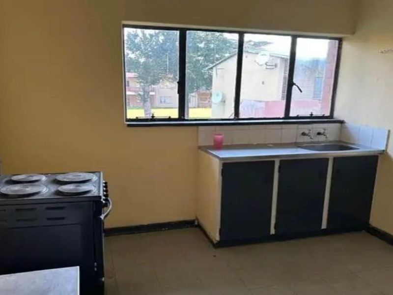 Charming 2 Bedroom in Complex Sasolburg - Photo 8
