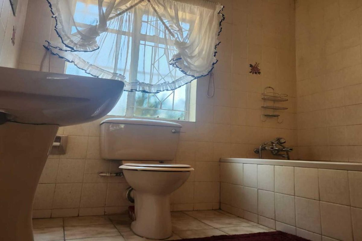 2 Bedroom house for sale in Arcon Park with a 1 bedroom flatlet - Photo 4