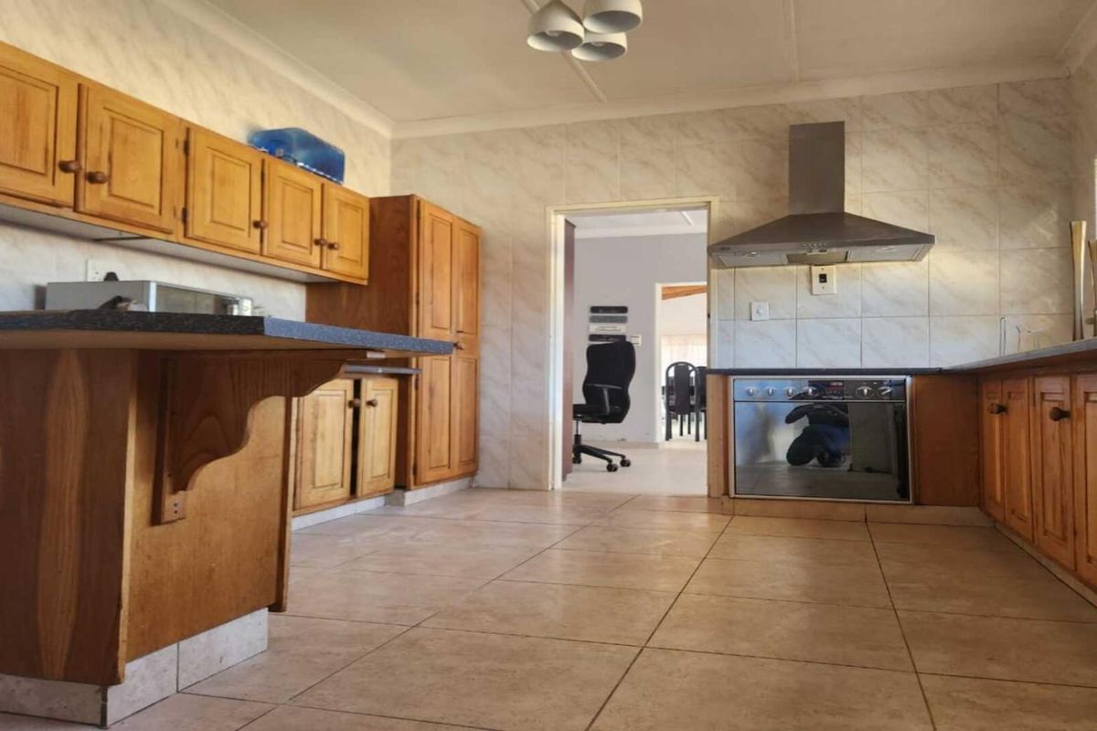 2 Bedroom house for sale in Arcon Park with a 1 bedroom flatlet - Photo 3