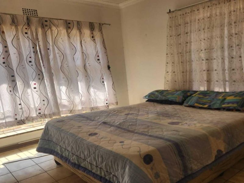 2 Bedroom house for sale in Arcon Park with a 1 bedroom flatlet - Photo 5