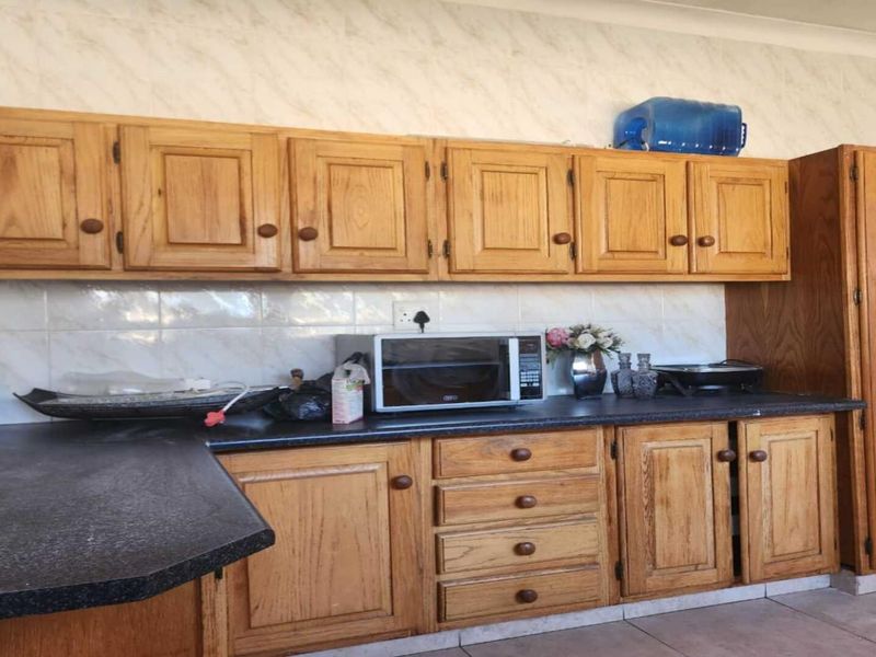 2 Bedroom house for sale in Arcon Park with a 1 bedroom flatlet - Photo 2