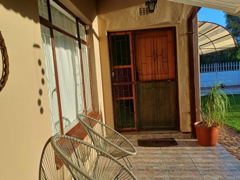 3 Bedroom with a 2 bathroom house for sale in Arcon Park,Vereeniging. - Photo 4