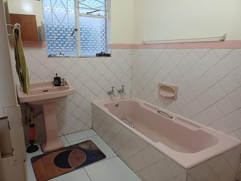 3 Bedroom with a 2 bathroom house for sale in Arcon Park,Vereeniging. - Photo 6