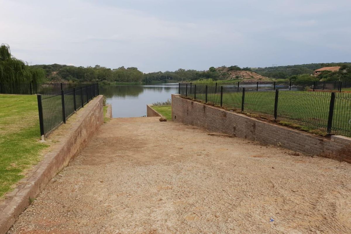 Vacant land for sale in a estate. - Photo 2