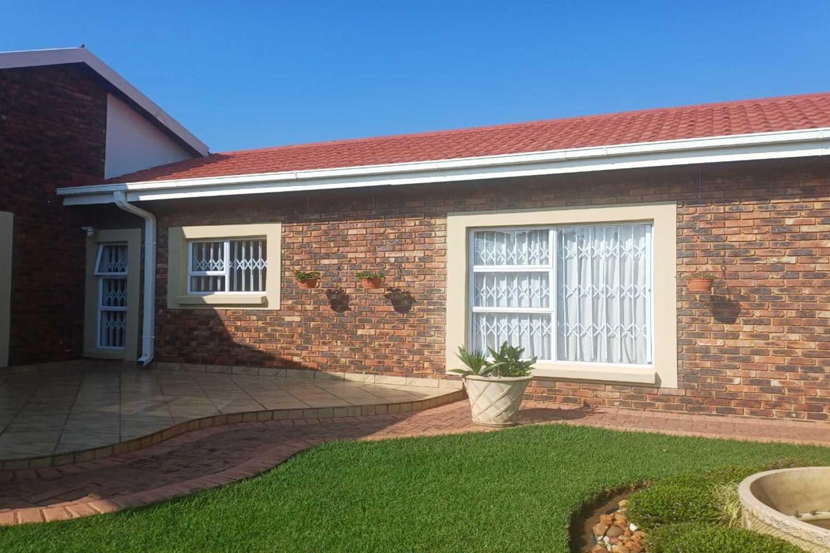 Well maintained home for sale in Waldrift ,Vereeniging - Photo 2