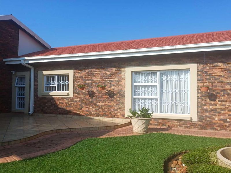 Well maintained home for sale in Waldrift ,Vereeniging - Photo 2