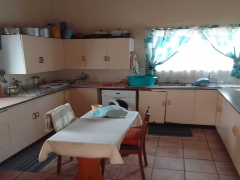 Invest in Property in Parys - Photo 2