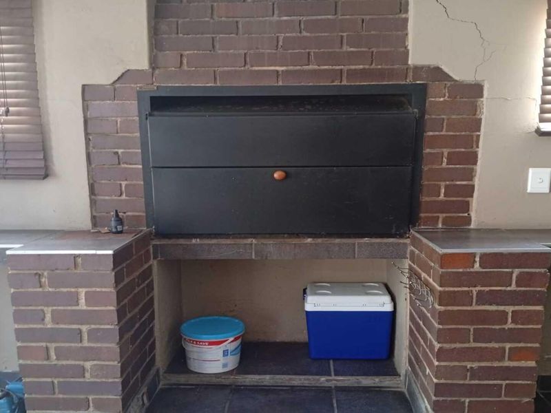 Big 3 Bedroom house suitable for a communal in Sasolburg - Photo 3
