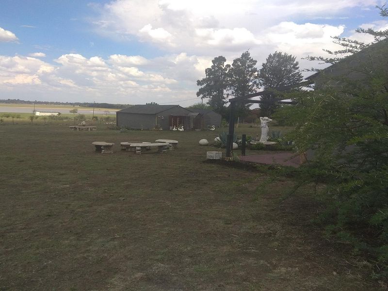 Selling a property in Oranjeville - Photo 10