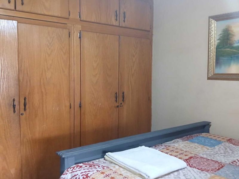4 Bedroom House - Photo 8