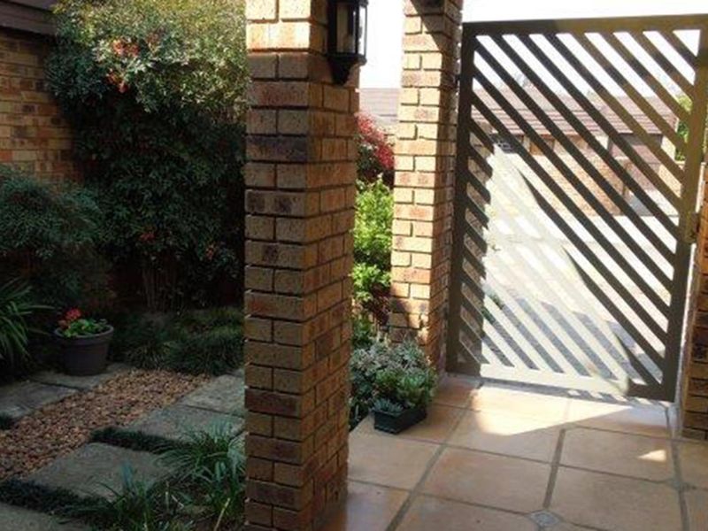 Beautiful Modern Duplex Town House with 3 Bedrooms in a security complex - Photo 9