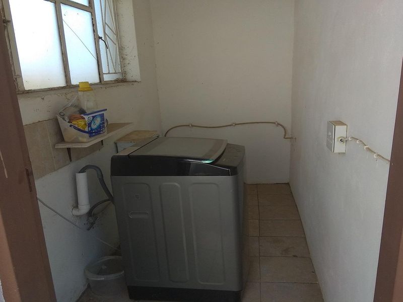 3 Bedroom, 3 Bathroom House for Sale near Vaal Dam" - Photo 4