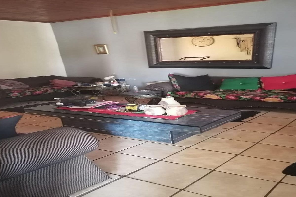 3 Bedroom, 3 Bathroom House for Sale near Vaal Dam" - Photo 5