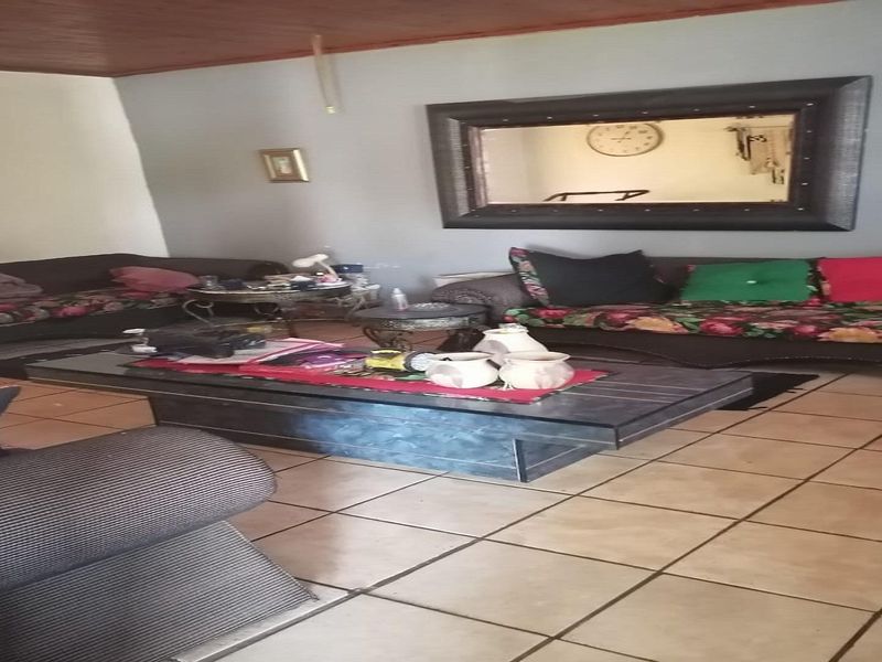 3 Bedroom, 3 Bathroom House for Sale near Vaal Dam" - Photo 5
