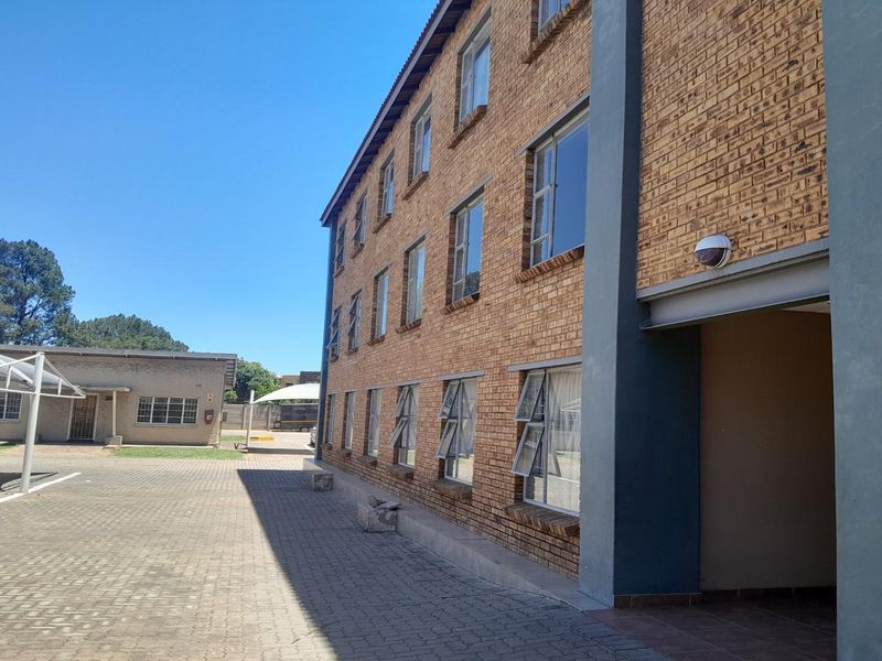 Bachelor Apartment for sale - Photo 2
