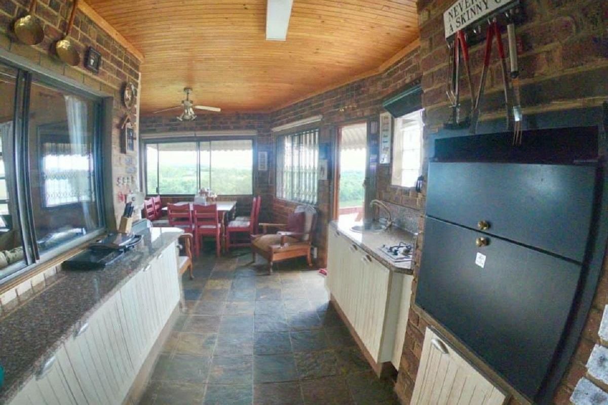 Three story house for sale - Photo 2